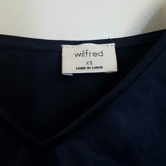 New Aritzia Camisole - Picture 4 of 4